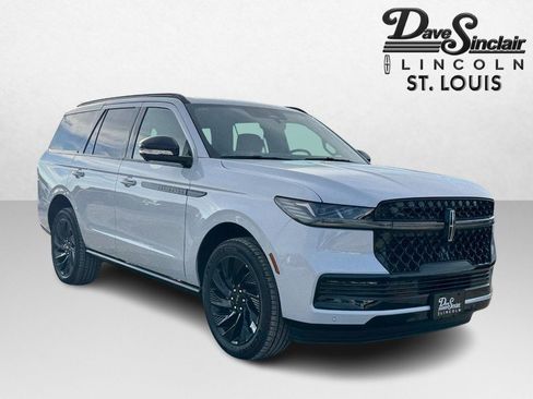 New 2025 Lincoln Navigator Reserve w/ Jet Appearance Package image 3