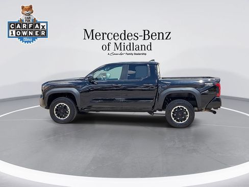 Used 2024 Toyota Tacoma TRD Off-Road AWD/4WD image 5