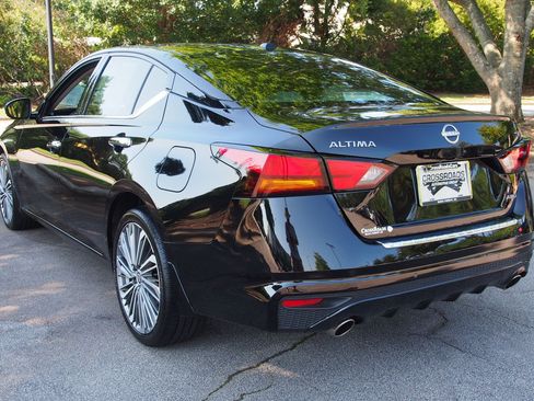 Used 2023 Nissan Altima 2.5 SL AWD/4WD image 5