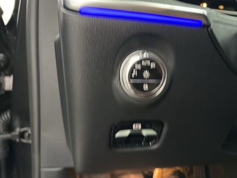 Used 2025 Mercedes-Benz C 300 Sedan image 18