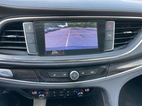 Used 2021 Buick Enclave Essence FWD image 17