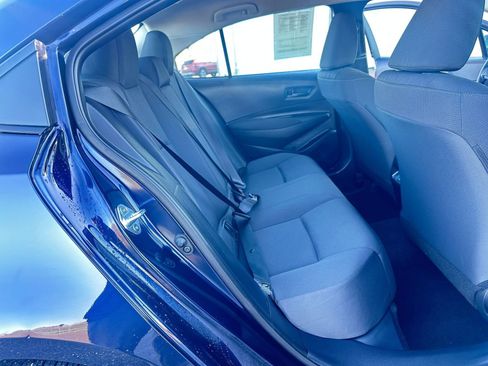 Used 2025 Toyota Corolla LE image 39