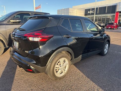 Used 2024 Nissan Kicks S FWD image 3