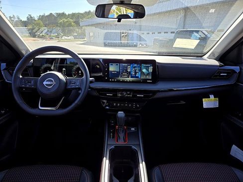 New 2026 Nissan Kicks SR w/ Cold Weather Package image 8