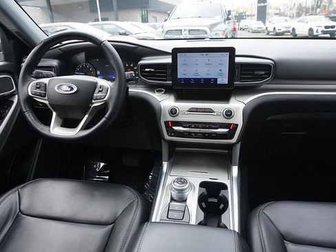 Used 2022 Ford Explorer XLT w/ Equipment Group 202A image 47