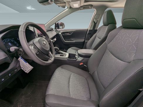 New 2025 Toyota RAV4 XLE image 4