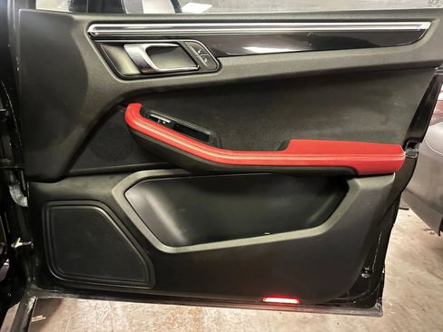 Used 2018 Porsche Macan image 29