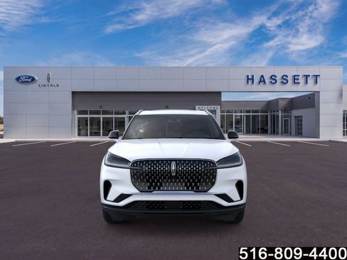 Used 2026 Lincoln Aviator AWD image 7