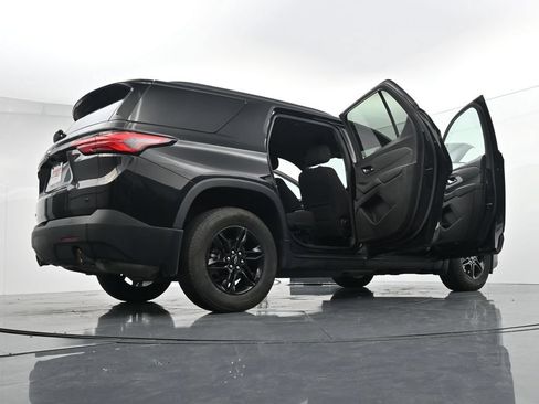 Used 2023 Chevrolet Traverse LT FWD image 43