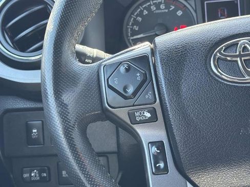 Used 2022 Toyota Tacoma TRD Off-Road w/ Technology Package RWD image 12