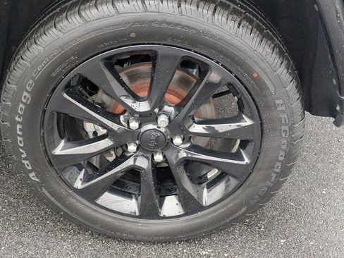 Used 2018 Jeep Grand Cherokee Altitude image 8