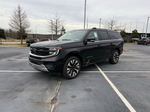 New 2026 Ford Expedition Max Platinum w/ Driver's Package image 3