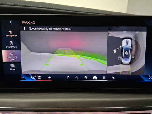 New 2026 BMW 740i w/ Premium Package image 25