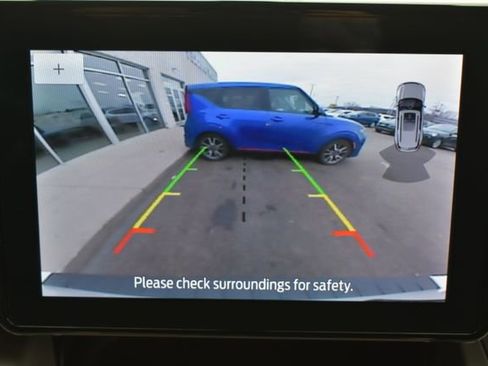 Used 2023 Ford Explorer XLT image 25