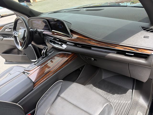Used 2024 Cadillac Escalade ESV Premium Luxury w/ Performance Package AWD/4WD image 44