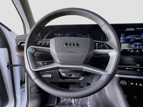 Certified 2025 Audi Q5 Premium Plus w/ Premium Plus AWD/4WD image 10