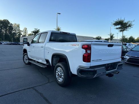 Used 2025 Chevrolet Silverado 2500 LT w/ Convenience Package AWD/4WD image 8