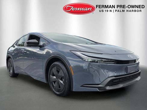 Used 2024 Toyota Prius LE FWD image 1