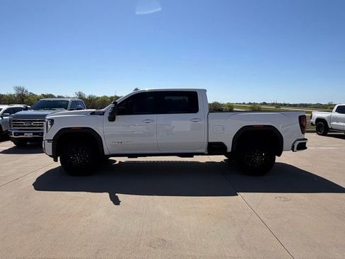 Used 2025 GMC Sierra 2500 AT4 w/ AT4 Premium Plus Package image 7