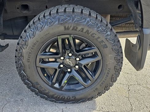 Used 2020 Chevrolet Silverado 1500 Custom Trail Boss image 10