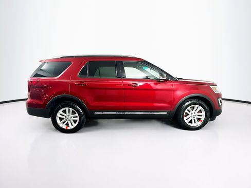 Used 2017 Ford Explorer XLT w/ Class II Trailer Tow Package FWD image 10