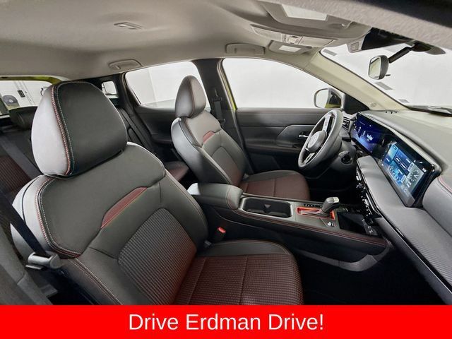 Used 2025 Nissan Kicks SR FWD image 23