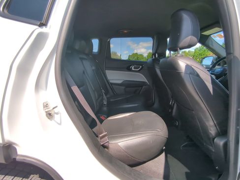 Used 2024 Jeep Compass Limited AWD/4WD image 9