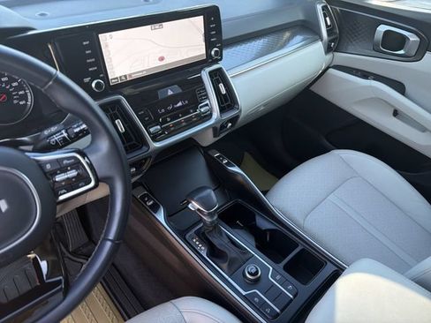 Used 2023 Kia Sorento S FWD image 29
