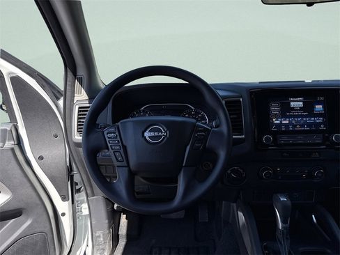 Used 2024 Nissan Frontier SV image 21