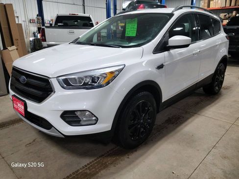 Used 2019 Ford Escape SEL image 4