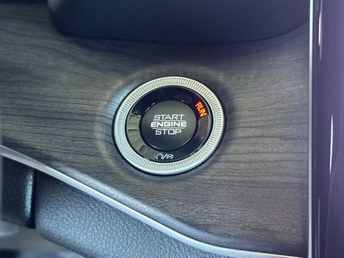 New 2025 Jeep Grand Cherokee Limited w/ Luxury Tech Group II image 23