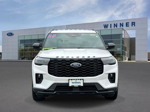 Used 2025 Ford Explorer ST-Line w/ ST-Line Street Pack AWD/4WD image 6