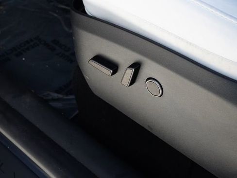 Used 2023 Tesla Model Y Long Range AWD/4WD image 7