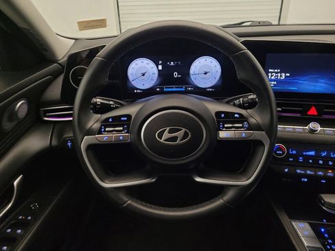 Used 2025 Hyundai Elantra SEL FWD image 22