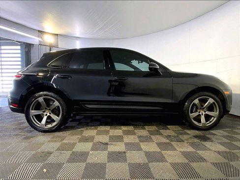 Certified 2023 Porsche Macan image 8