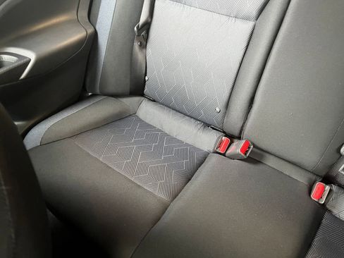 Used 2025 Nissan Versa SV FWD image 39