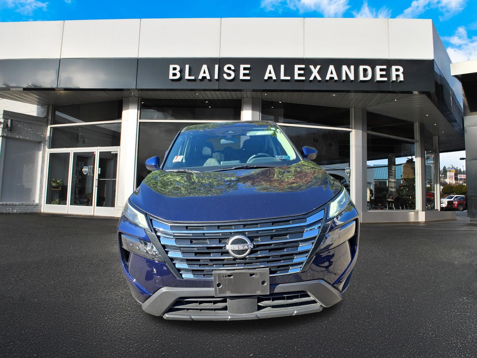 Used 2026 Nissan Rogue SV AWD/4WD image 9