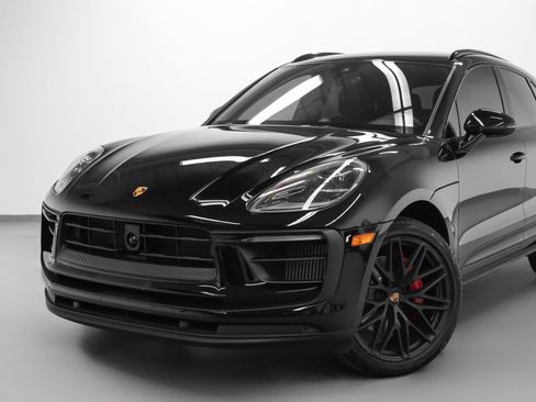 Certified 2023 Porsche Macan S AWD/4WD image 7
