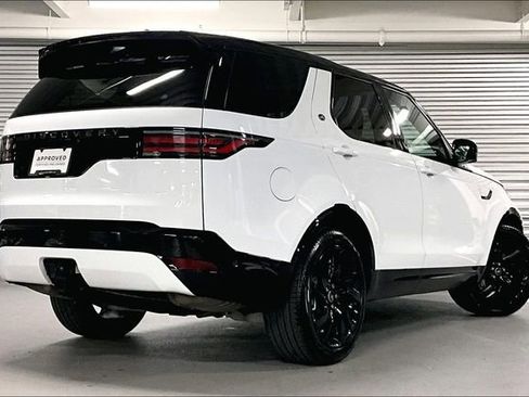 Certified 2025 Land Rover Discovery Dynamic SE image 13