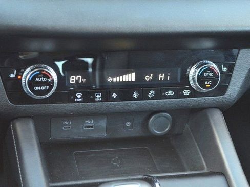 Used 2024 Mitsubishi Outlander SE image 28