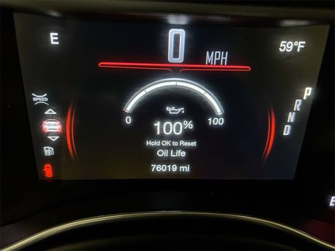 Used 2019 Dodge Durango SXT image 12