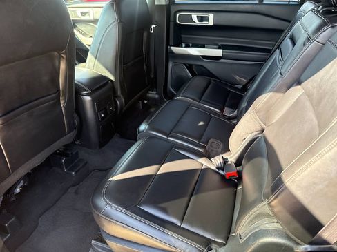 Used 2023 Ford Explorer XLT w/ Equipment Group 202A RWD image 17