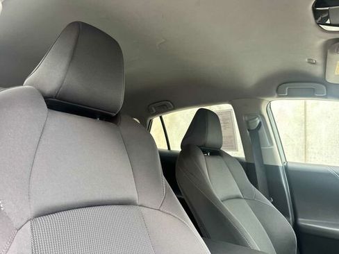 Used 2024 Toyota Venza LE image 20