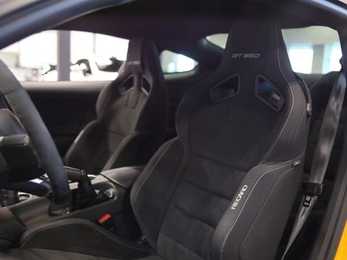 Used 2018 Ford Mustang Shelby GT350 w/ Electronics Package RWD image 17