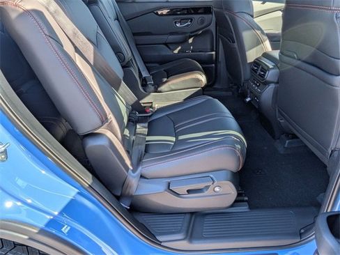 New 2025 Honda Pilot TrailSport image 32