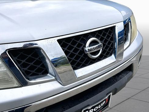 Used 2011 Nissan Frontier SL RWD image 26