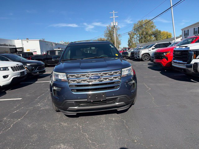 Used 2018 Ford Explorer XLT w/ Equipment Group 202A AWD/4WD image 12