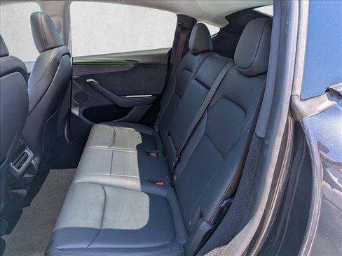 Used 2026 Tesla Model Y 2WD image 18