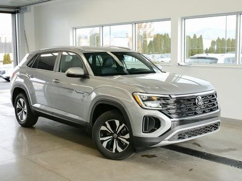 New 2026 Volkswagen Atlas Cross Sport SE image 1