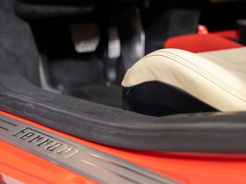 Used 2021 Ferrari F8 Tributo image 25